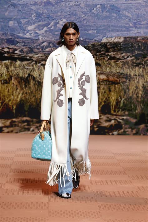 lettera di louis vuitton nella scatola|Sfilata Louis Vuitton autunno inverno 2024 2025 .